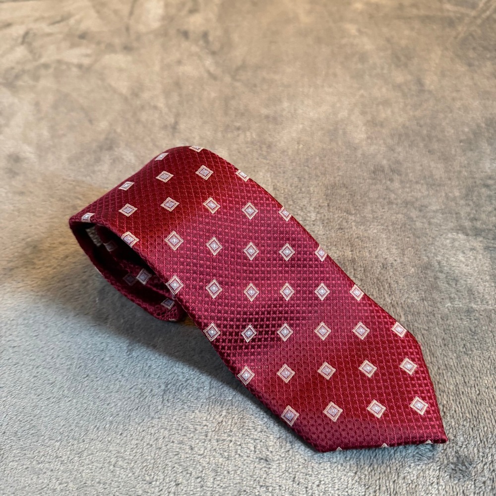 Enro Mens Red Silk Jacquard Geometric Diamond Pattern Classic Necktie Since 1919